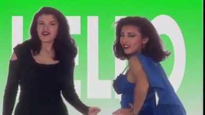 İngilizce bilmiyorsundur ve bir turist sana birşeyler söylemeye başlar