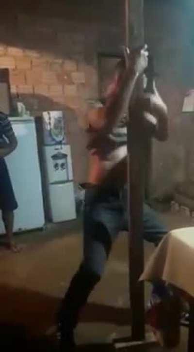 WCGW Trying To Show Off At The Party