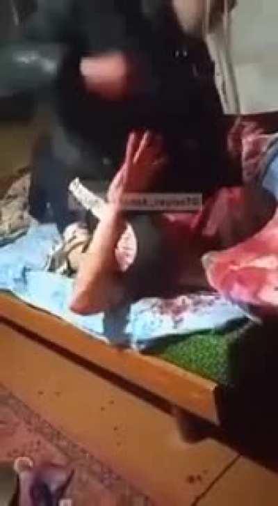 Teen girl bludgeons stepfather for hitting her mother