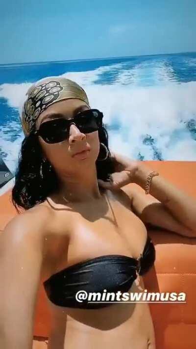 Close Up of that HOT tan body