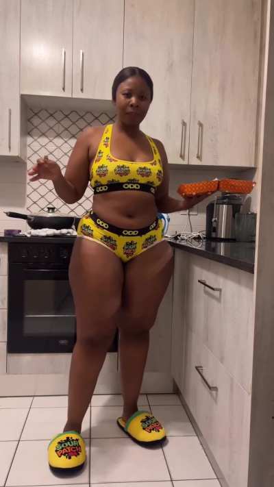 Ppl wanna fly to Colombia and DR. Man I’m tryin to go to Africa. I’m trying to experience these mega asses