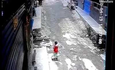 Bad monke steals child