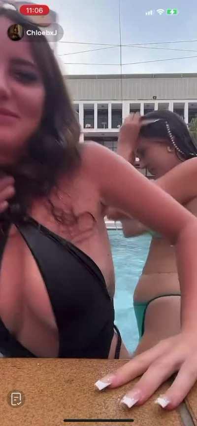 Double slip by girl in green