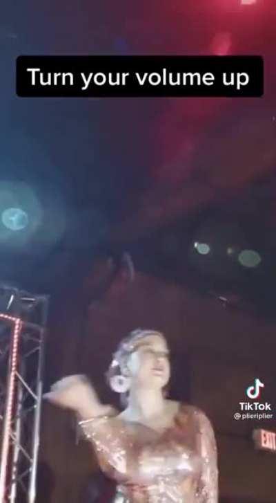 The dance moves doe.