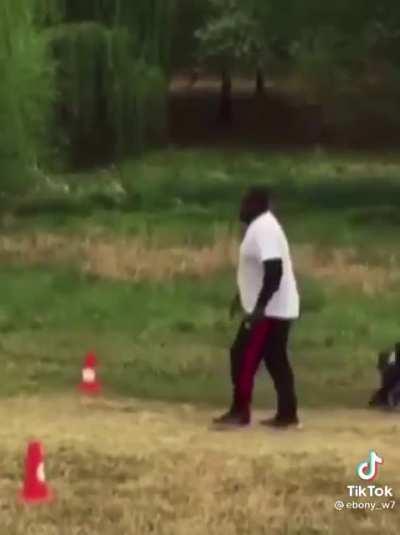 Overtaaaakkkeeee. A feel good Friday vibe. (original tiktok @ebony_w7)