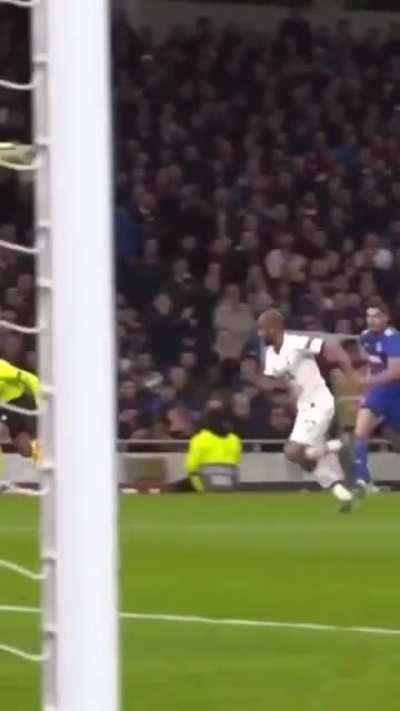 Ball boy quick thinking