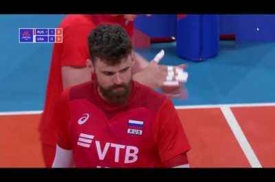 Ridiculous spike angle by Egor Kliuka against USA