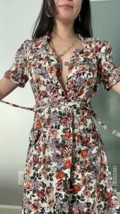 Who Like This Milf ? (free album in the comments )