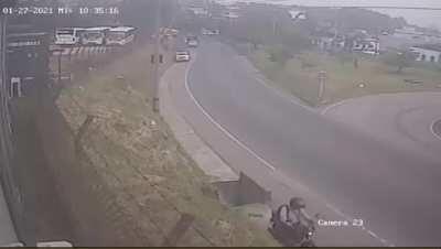 The idiot in Motorbike in reverse, oops!