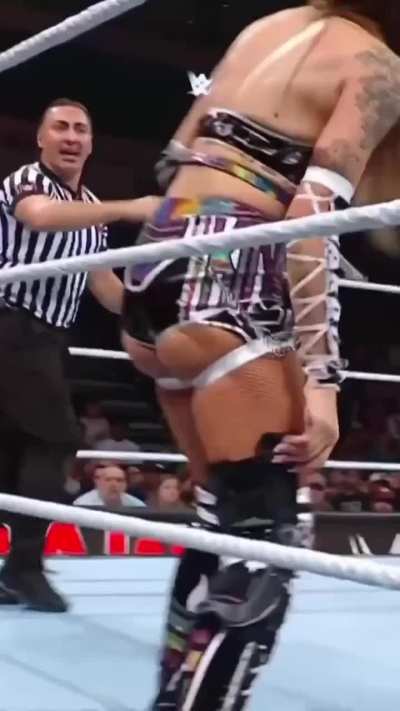 Dakota Kai 
