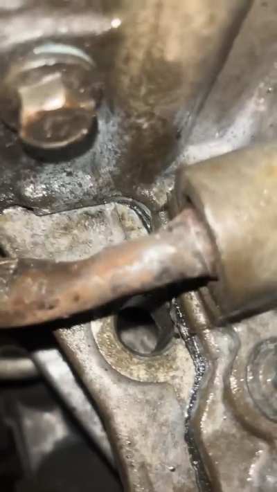 Oil return broken off at oil pan