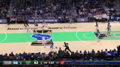 [Highlight] Giannis and Brook block the Knicks back to back