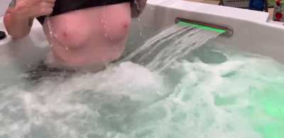 There’s room in here for 2 😋