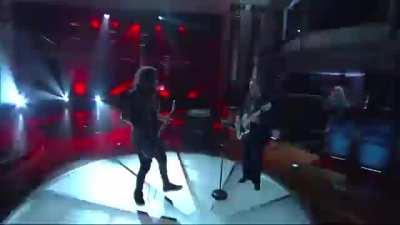 Governor Mike Huckabee jamming with Korn