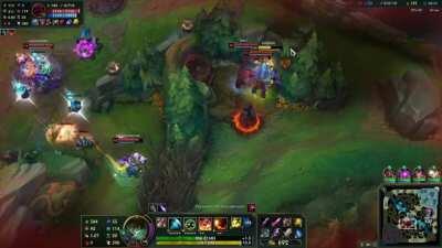 Lee sin fast one-shot combo on an unsuspecting Sivir.