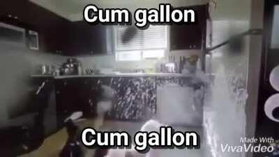 Cum gallon