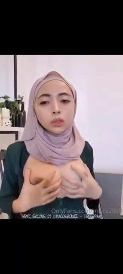 Test baju baru untuk raya