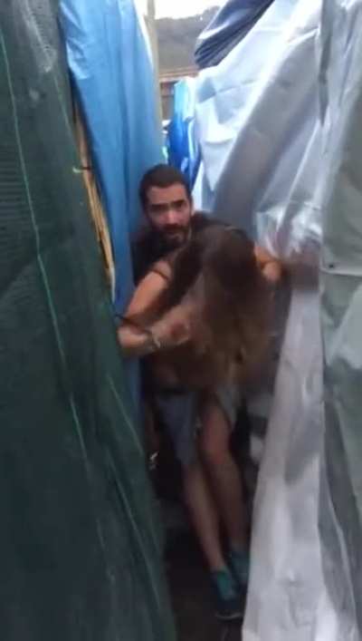 YAKALANIRKENKİ O TATLI TEBESSÜMÜ. SİKERKEN İYİYDİ OÇ NSFW