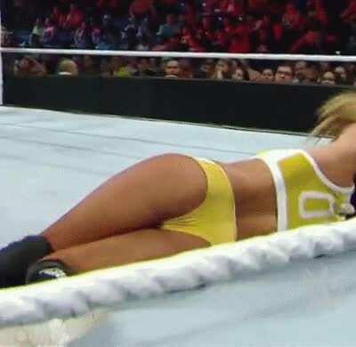 Nikki Bellas beautiful ass🍑🍑