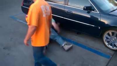 Tough guy who runs his mouth gets rocked by Arizona trucker.