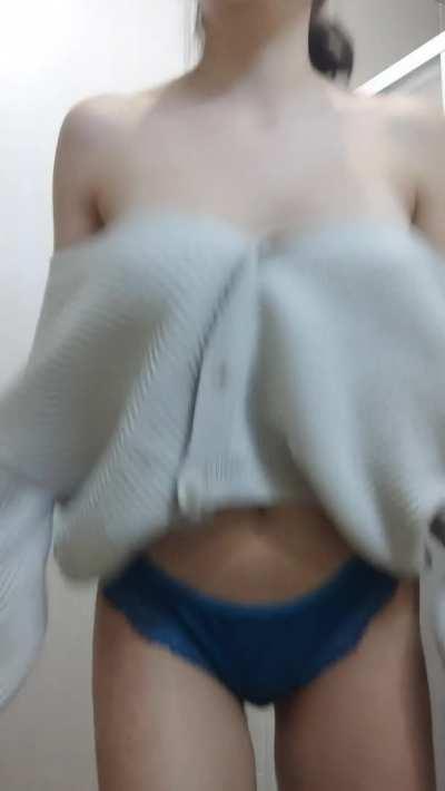 Even my cardigan couldnt resist to hide them from the world