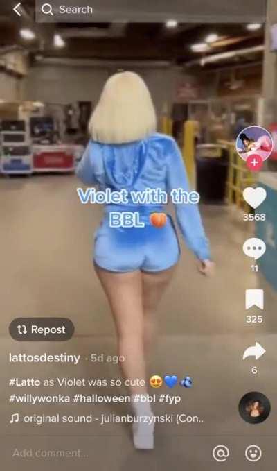 Hip hop star Latto dressed up as Violet. This definitely isn’t the skinny girl Violet from the 2005 movie. She’s already has a huge butt