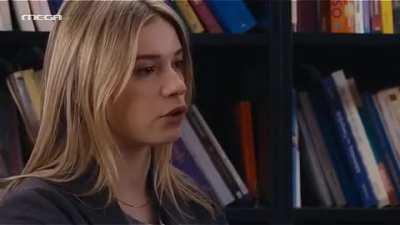 Alkimini(Aggeliki Kintoni)&Antonia(Naya Karakosta) Greek TV lesbian kiss-Gi tis Elias(Olive tree Land)S2E81