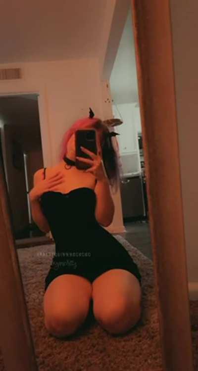 To the 6 who appreciate my curves, i apprrciate you 🥺🖤