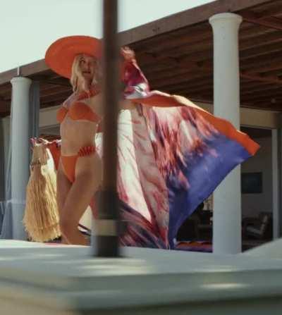 Kate Hudson in Glass Onion