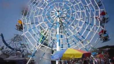 Ferris Wheel Uses No electricity, Run by man-power Only (literally)