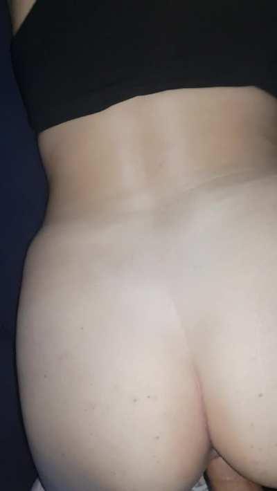 Good (m)orning (f)rom us, click redgifs for sound 😃