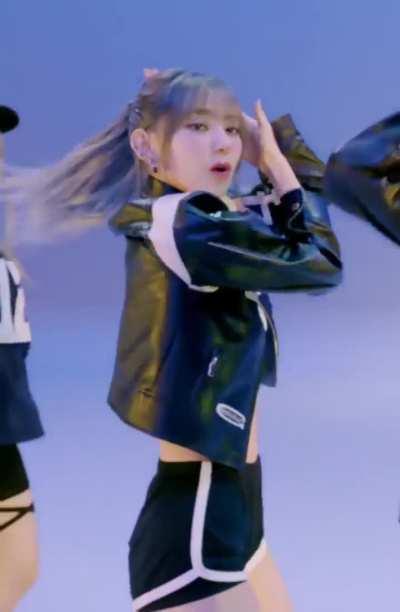 LE SSERAFIM - Sakura 🩶