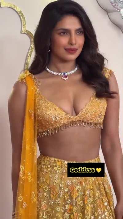 Priyanka Chopra 💛🔥