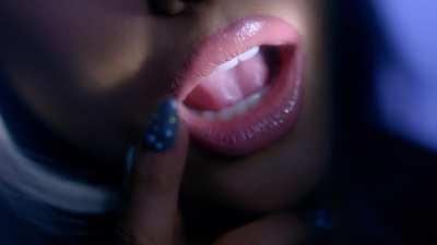 Perfect lips from focus