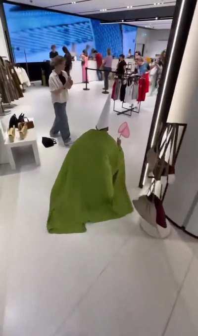 Smh wizards can't even go shopping in daylight anymore