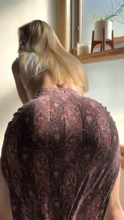 If this gets a good response I’ll take the skirt off 😋