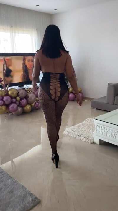 Follow a 40yrs old mom in her naughty life 💅🏽