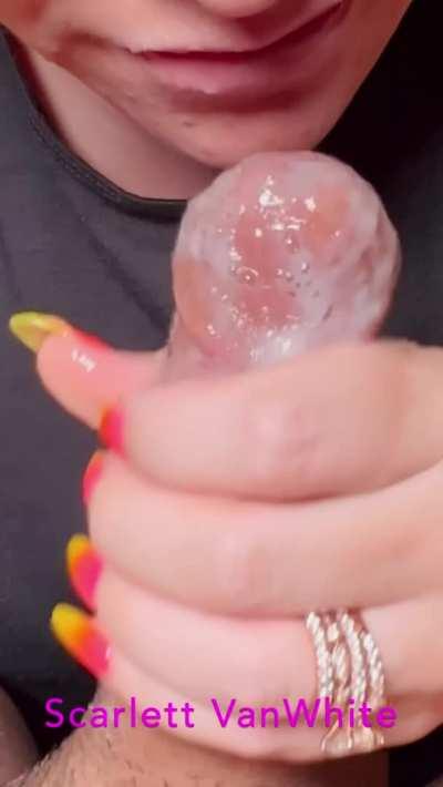 I normally prefer to swallow cum, but today I decided to let it run out of my mouth 🫦🤤