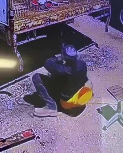 Always use safety equipment, guys.