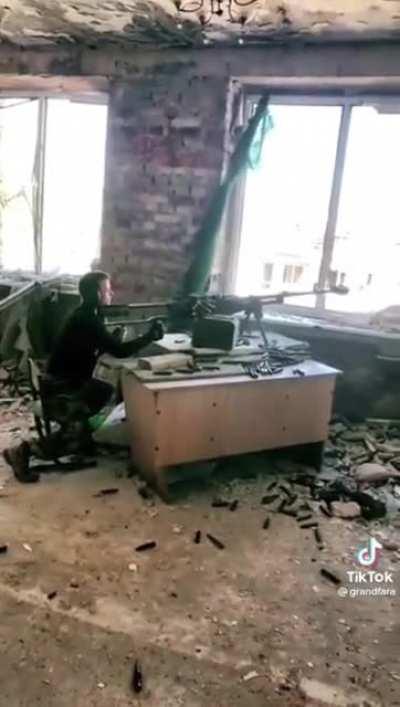 This absolute unit of a gun being used in Ukraine