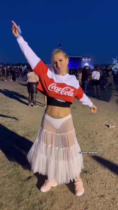 Flashing my sexy boobs in public