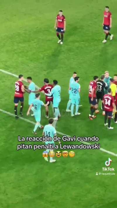 Gavi hyping up Lewandowski