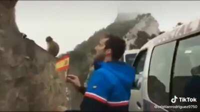 Se le ve bien fachero a mi pana Eugenio 🇪🇦🇪🇦