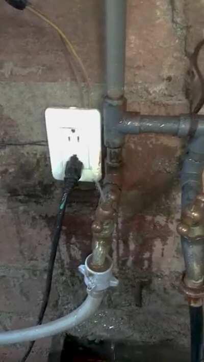 Creo que no deberían tocarse... 😔