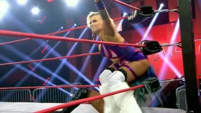 Taya Valkyrie telling Tasha Steelz to kiss her ass & stinkfacing Kiera Hogan