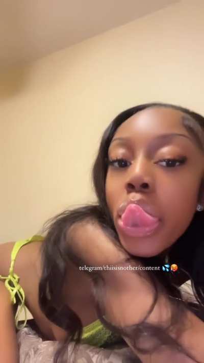 Craving dick in my throat🥺