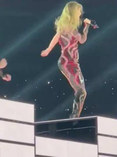 That little butt jiggle !