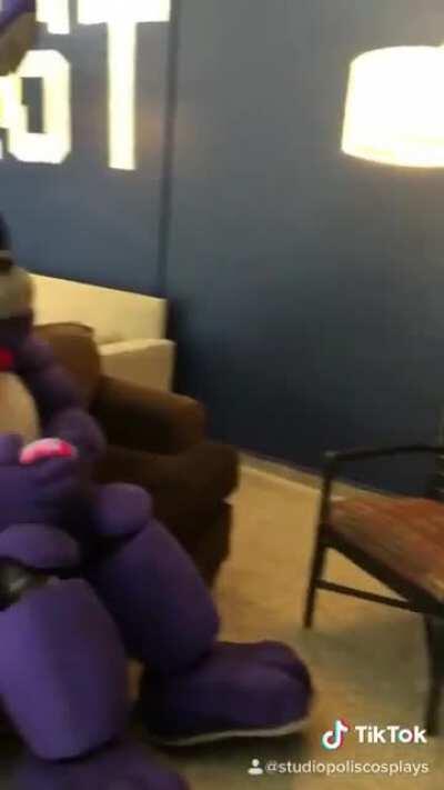 Hey don’t bother him he’s concentrating, but yeah here’s another video of my Bonnie suit!
