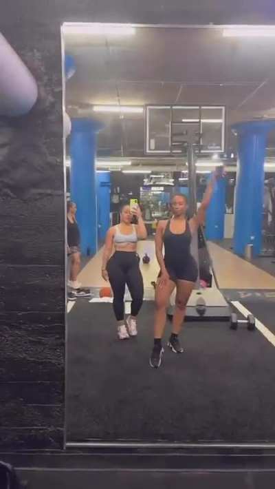 Kayla Nicole &amp;amp; Joie Chavis (@iamkaylanicole) (@joiechavis)