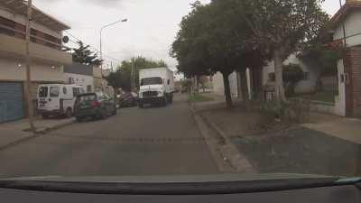 Q significan esas luces? - Dale bolu, Paso yo o Gracias. - Camion en contramano - Ramos Mejia